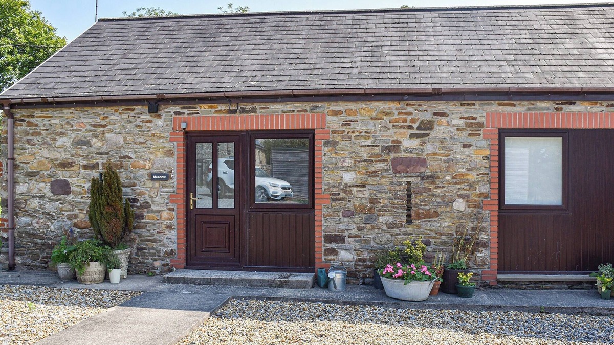 Gowerton Cottage | 2 bedroom accommodation in Gowerton, near Swansea
