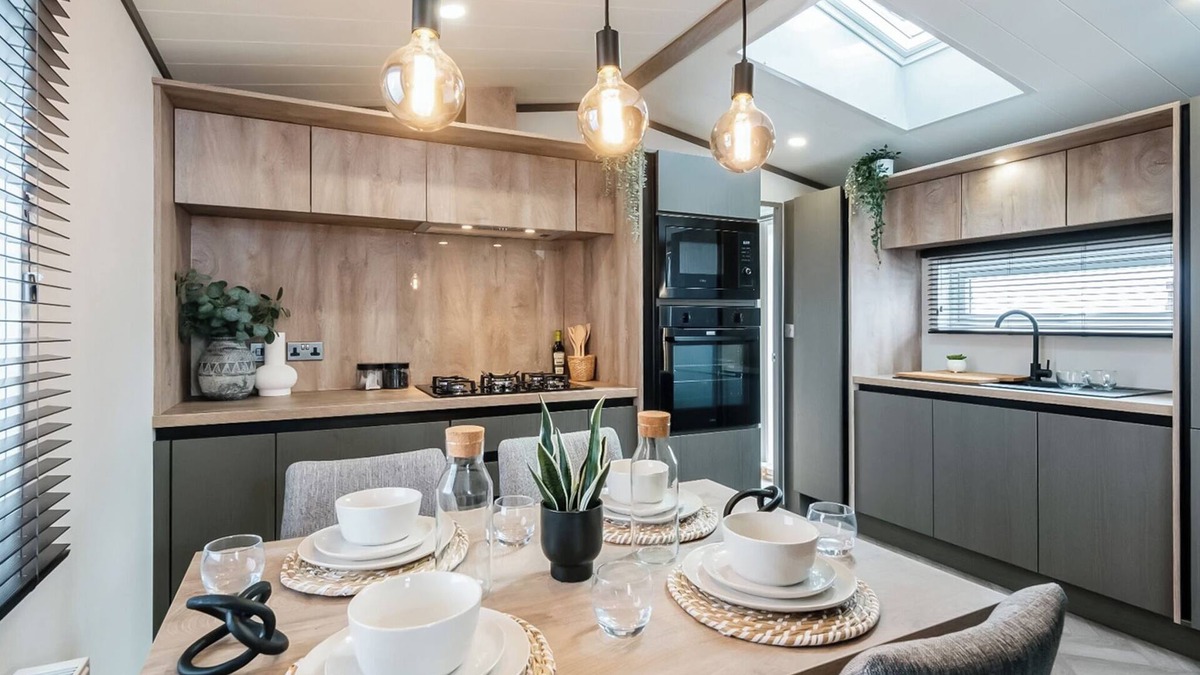 Arnold Ski Chalet | 2 bedroom accommodation in Skirlaugh, Nr Hull