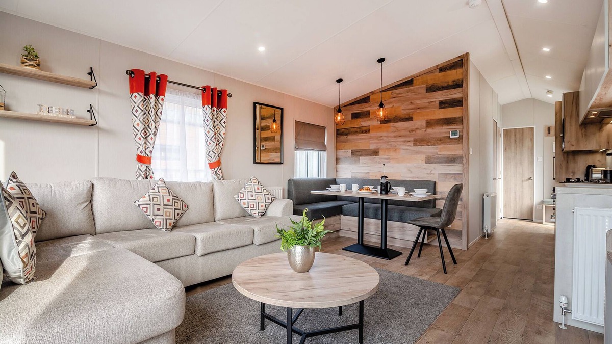 Arnold Ski Chalet | 2 bedroom accommodation in Skirlaugh, Nr Hull
