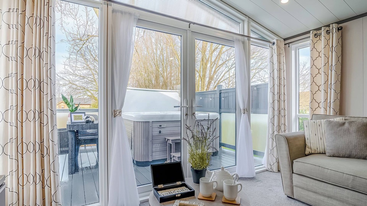 Arnold Ski Chalet | 2 bedroom accommodation in Skirlaugh, Nr Hull