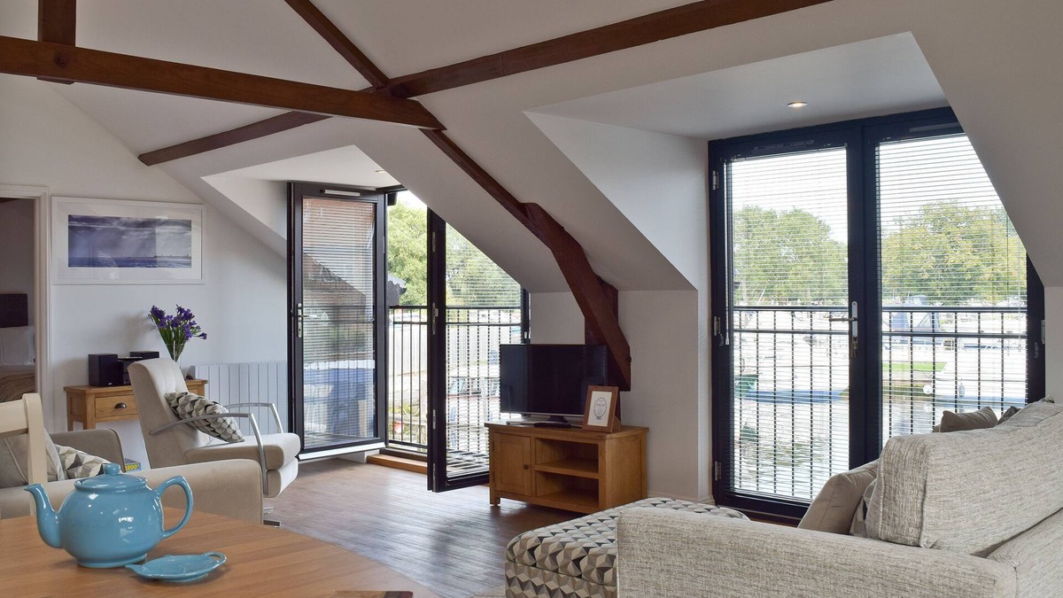 Beccles Cottage | 2 bedroom accommodation in Beccles, near Gillingham