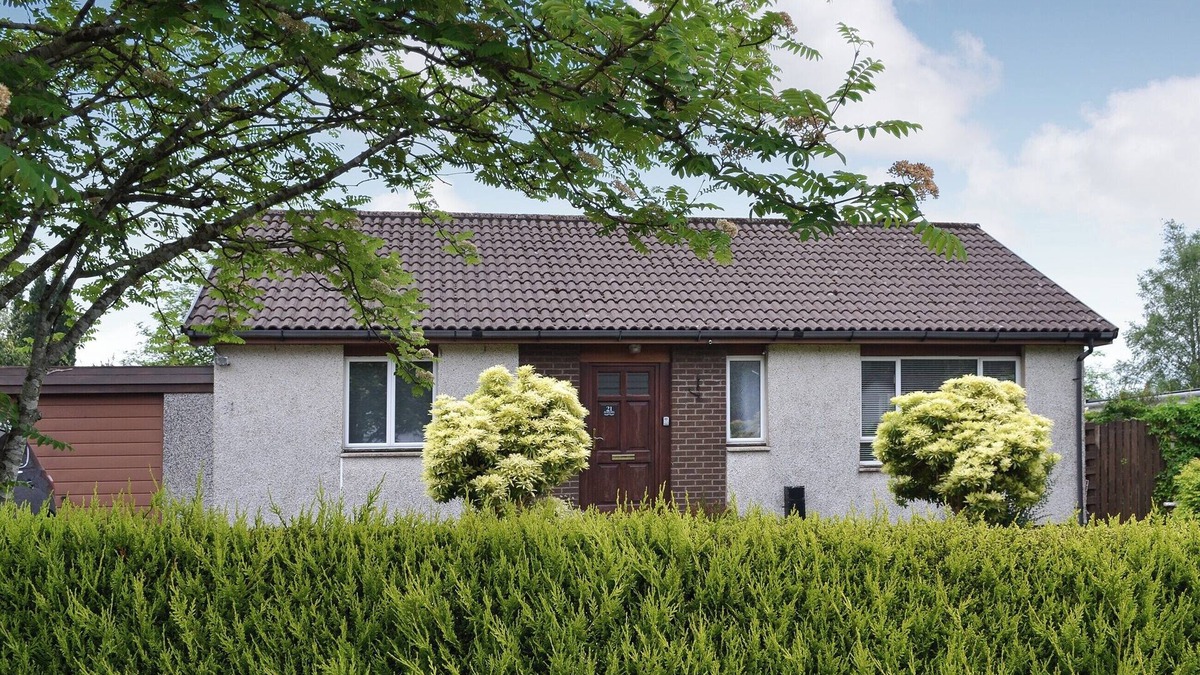 Kilmun Cottage | 2 bedroom accommodation in Ardentinny, near Dunoon
