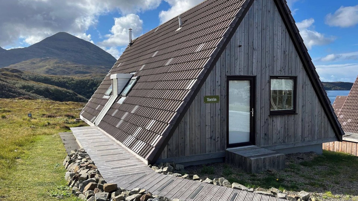 Kylesku Cottage | 2 bedroom accommodation in Kylesku, near Lairg