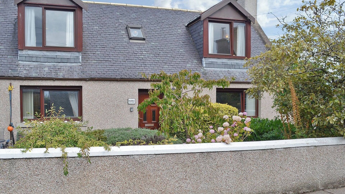 Nairn Cottage | 2 bedroom accommodation in Fishertown, Nairn
