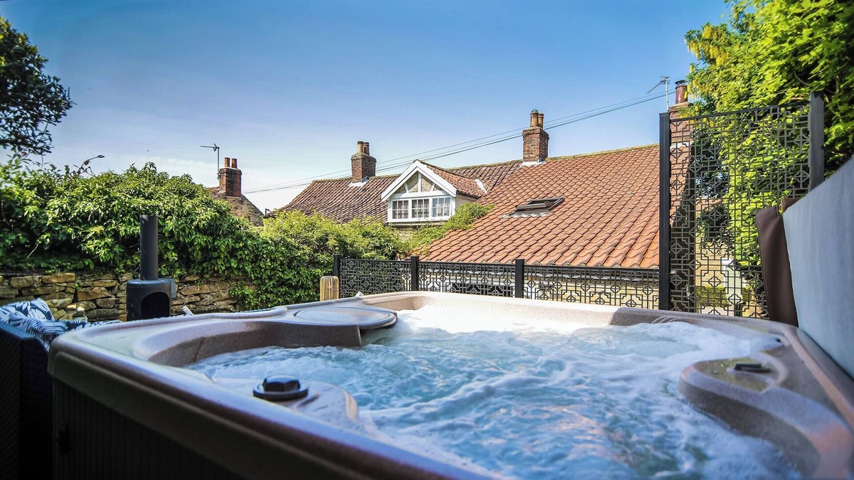 Welburn Cottage | 2 bedroom accommodation in Welburn, near York