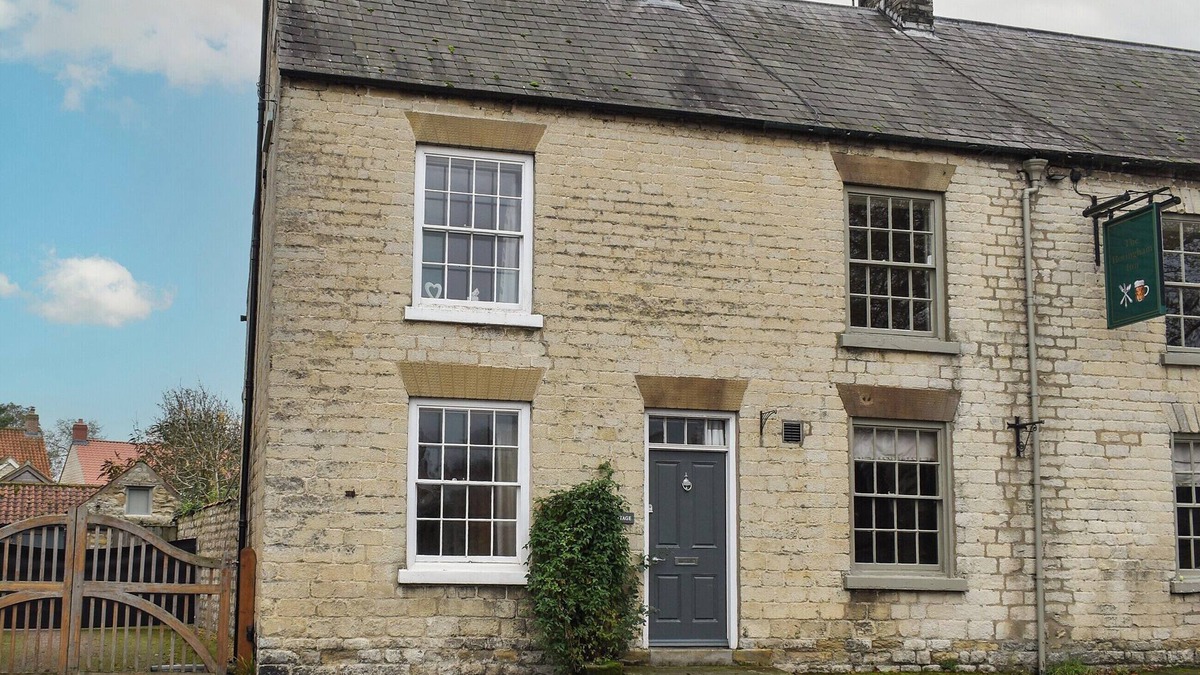 Hovingham Cottage | 2 bedroom accommodation in Hovingham, near Helmsley