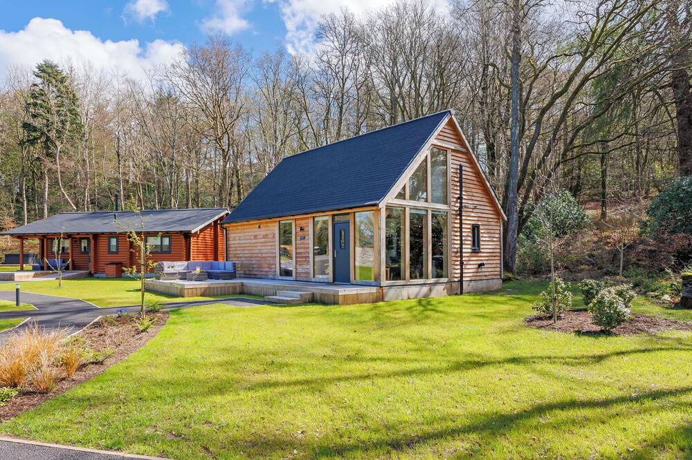 Annbank Ski Chalet | 2 bedroom accommodation in Annbank, Ayr