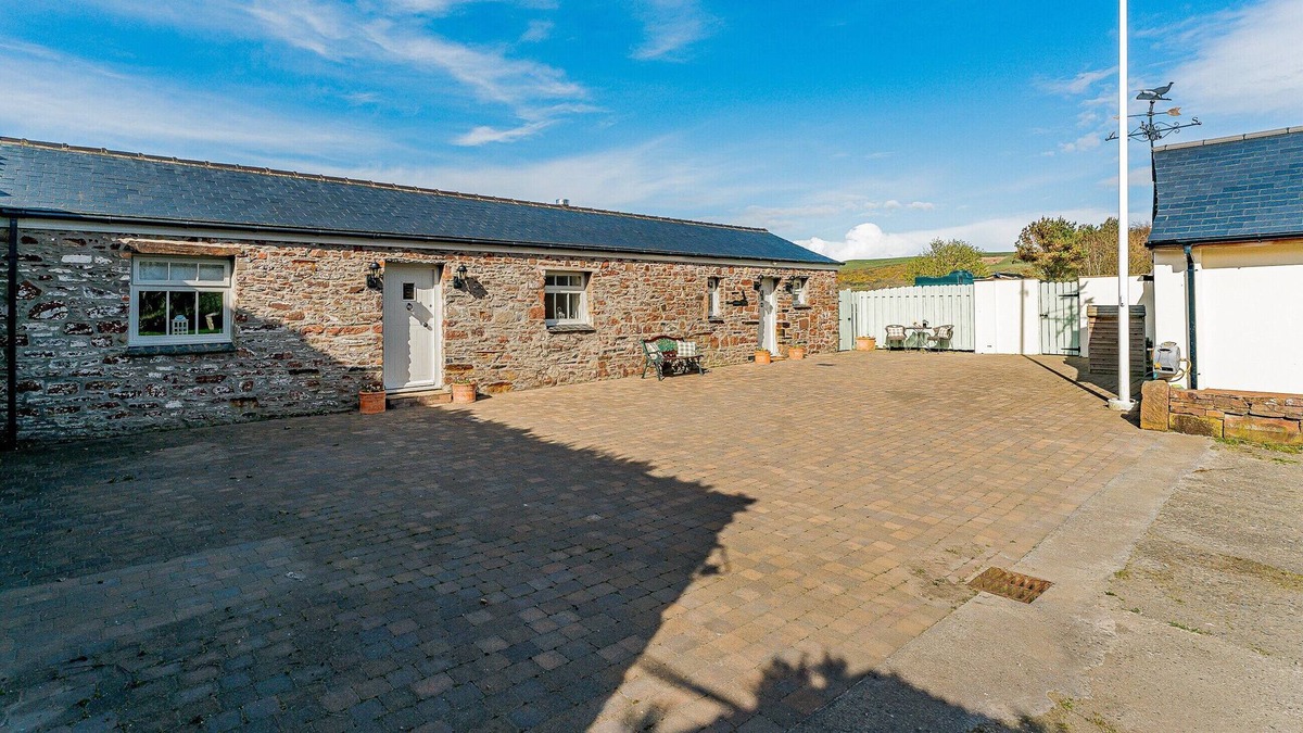 Peel Cottage | 2 bedroom accommodation in Peel