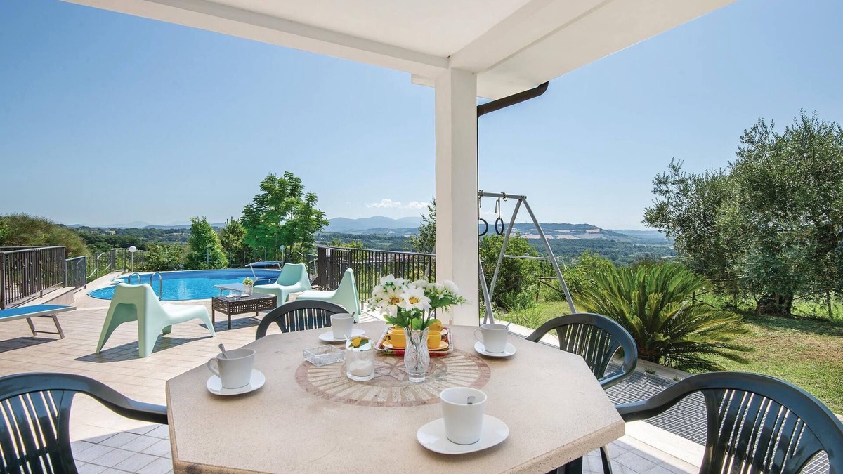 Orte Apartment | 2 bedroom accommodation in Orte VT