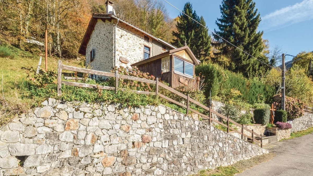 Razecueille House | 2 bedroom amazing home in Razecueillé