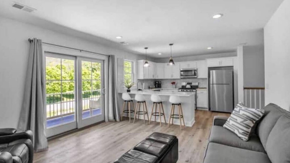 Ellicottville Apartment | 2 Bedroom Apartment- Walking distance to the village of Ellicottville sleeps 6