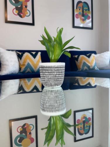Flitwick Apartment | 2 Bedroom Apartment - Flitwick - Contractor Friendly - Tourist Ready - Full Kitchen - WiFi - Smart TV - Sofa Bed - FREE Parking - Ideal for Short or Long Stays