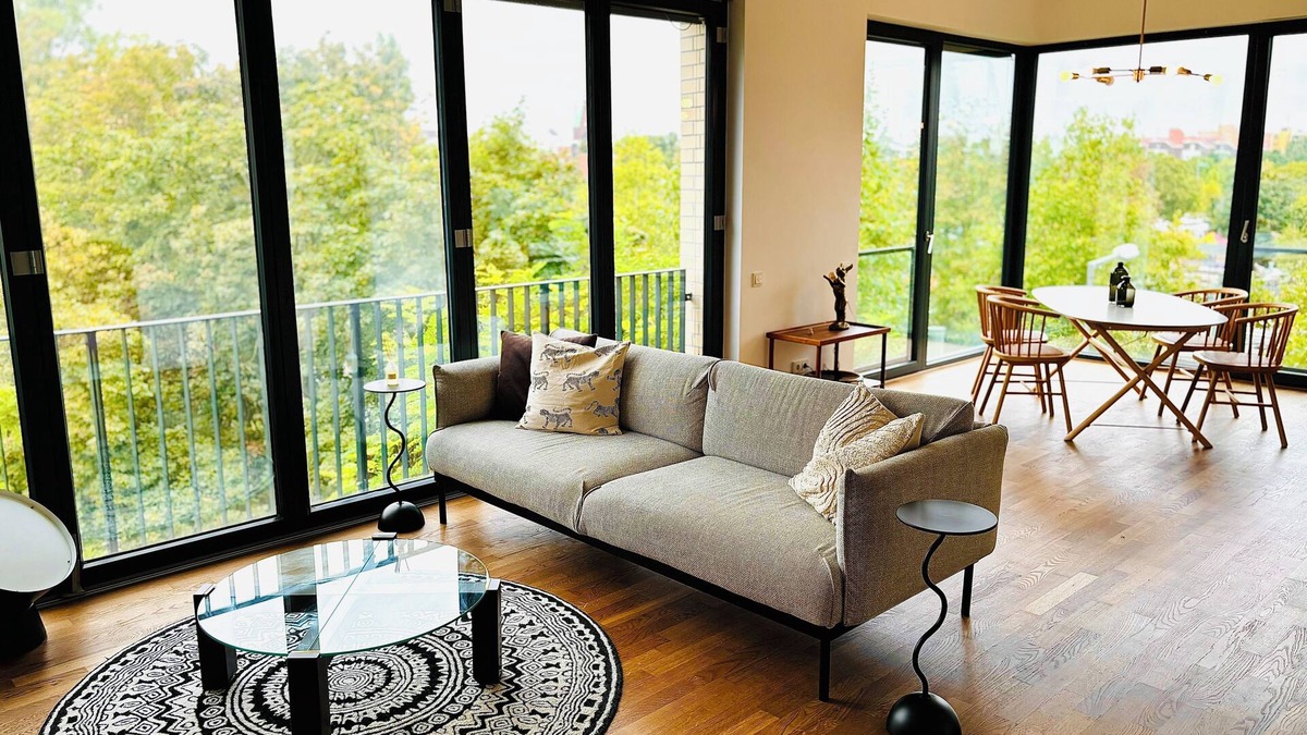 Gesundbrunnen Apartment | 2-bedroom Apartment in Prenzlauer Berg with Mauerpark view