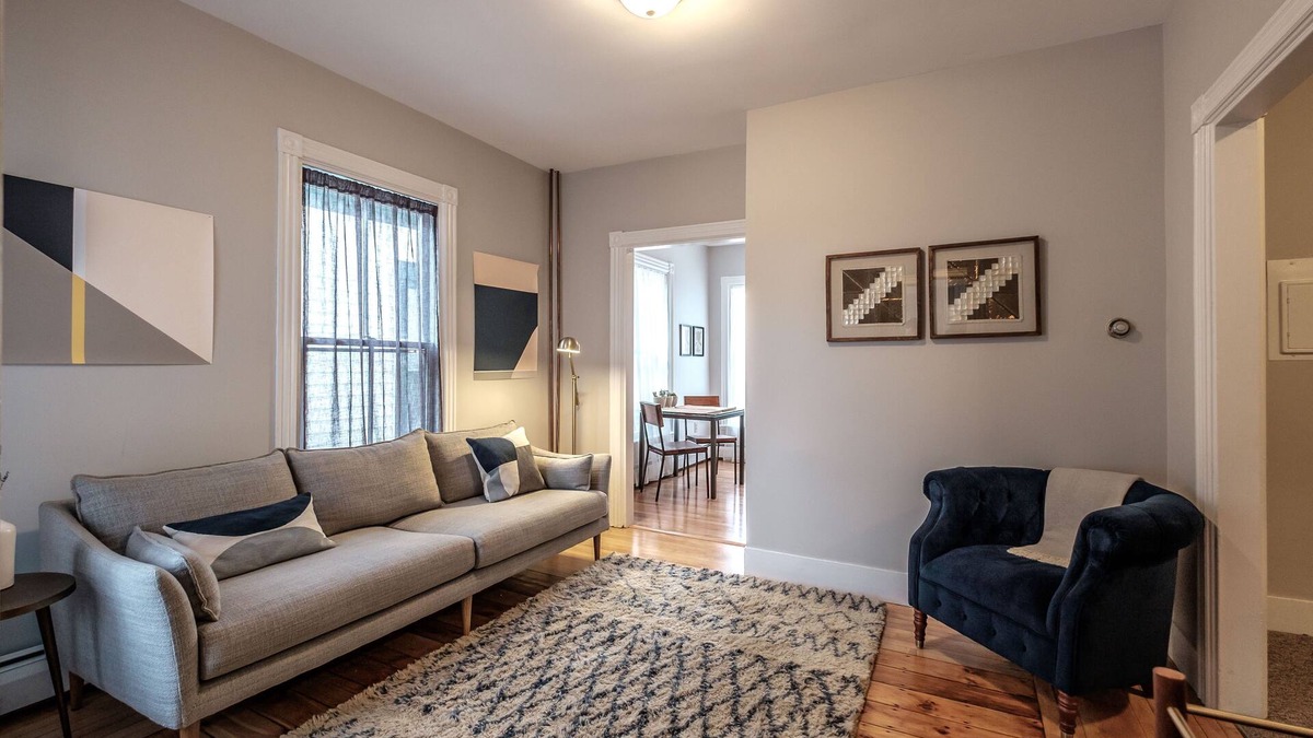 West End Apartment | 2 Bedroom Apartment Unit In Portland's Historic West End Neighborhood