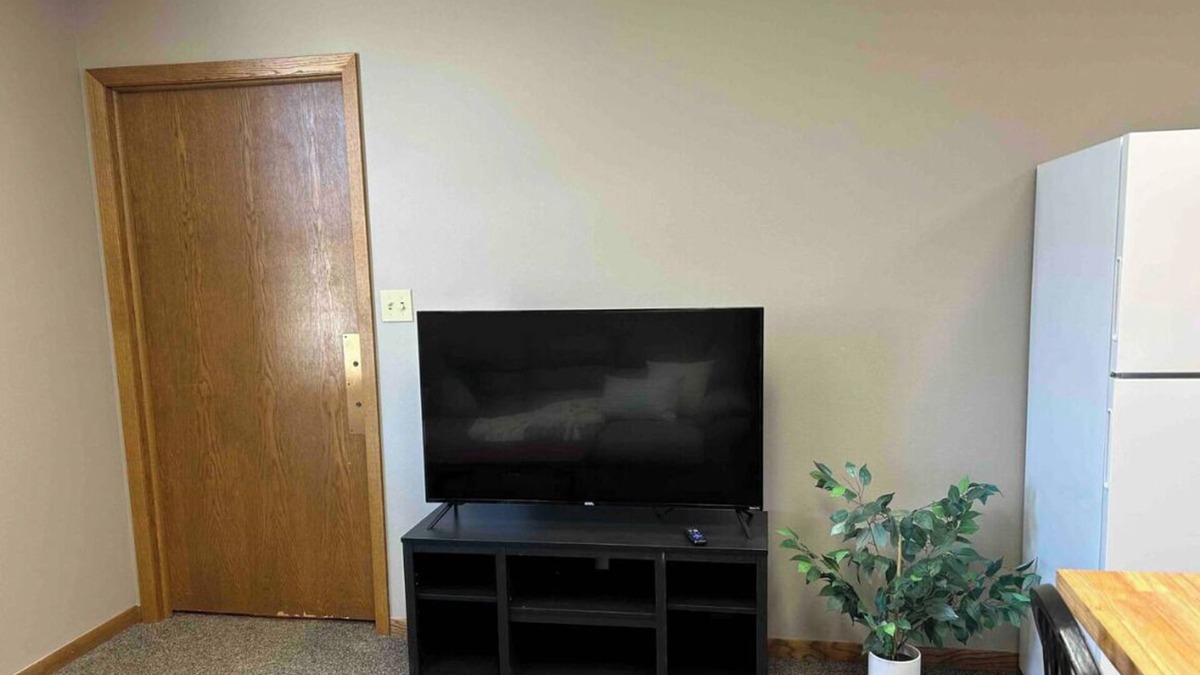 West Union Apartment | 2-bedroom apartment in Downtown West Union, IA