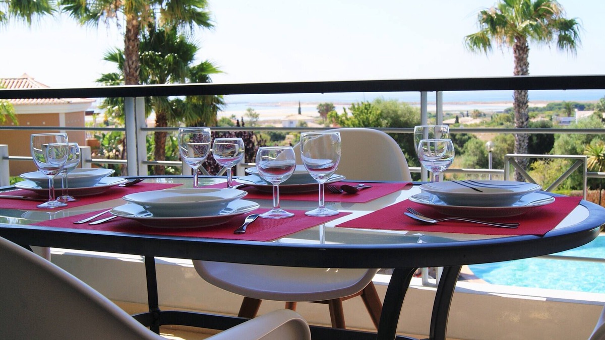 Alfarrobeira Apartment | 2 Bedroom Apartment with Sea View Near Golf for 4 People