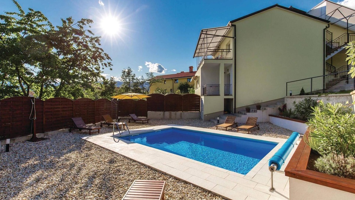 Sarsoni Apartment | 2 bedroom awesome apartment in Matulji