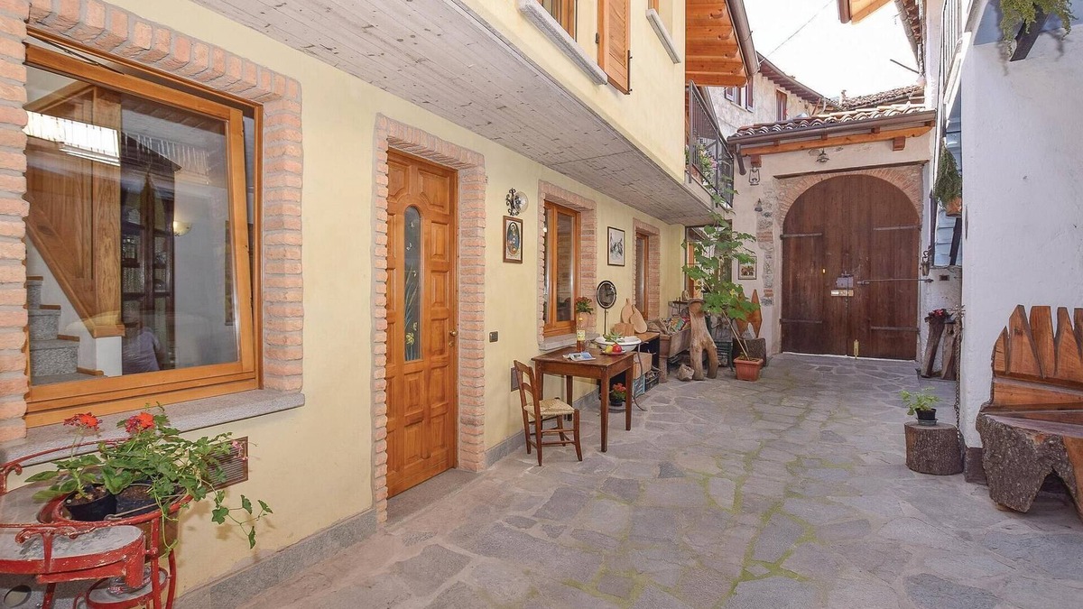 Ballabio House | 2 bedroom awesome home in Ballabio -LC-