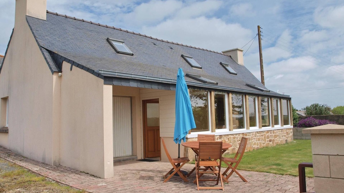 Mantallot House | 2 bedroom awesome home in Mantallot