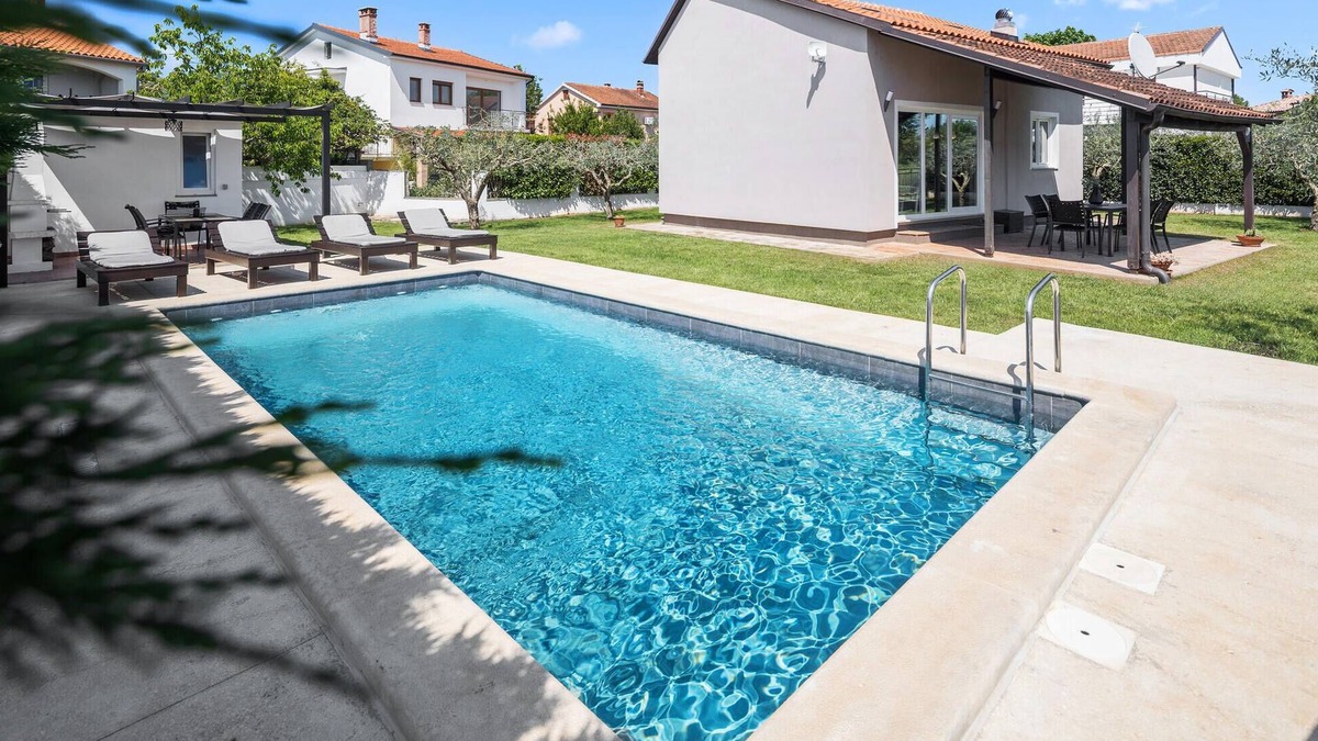 Valbandon House | 2 bedroom awesome home in Valbandon