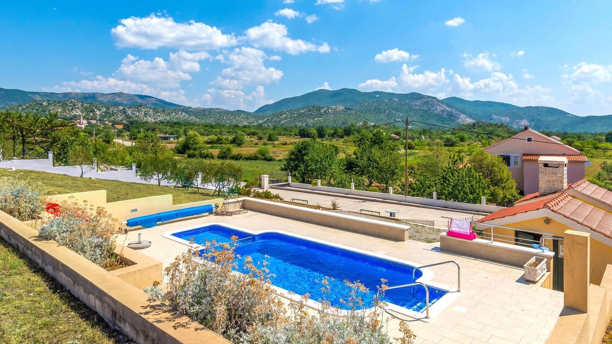 Neoric House | 2 bedroom beautiful home in Neoric