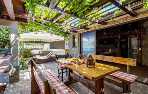 Veljun Primorski House | 2 Bedroom Beautiful Home In Senj