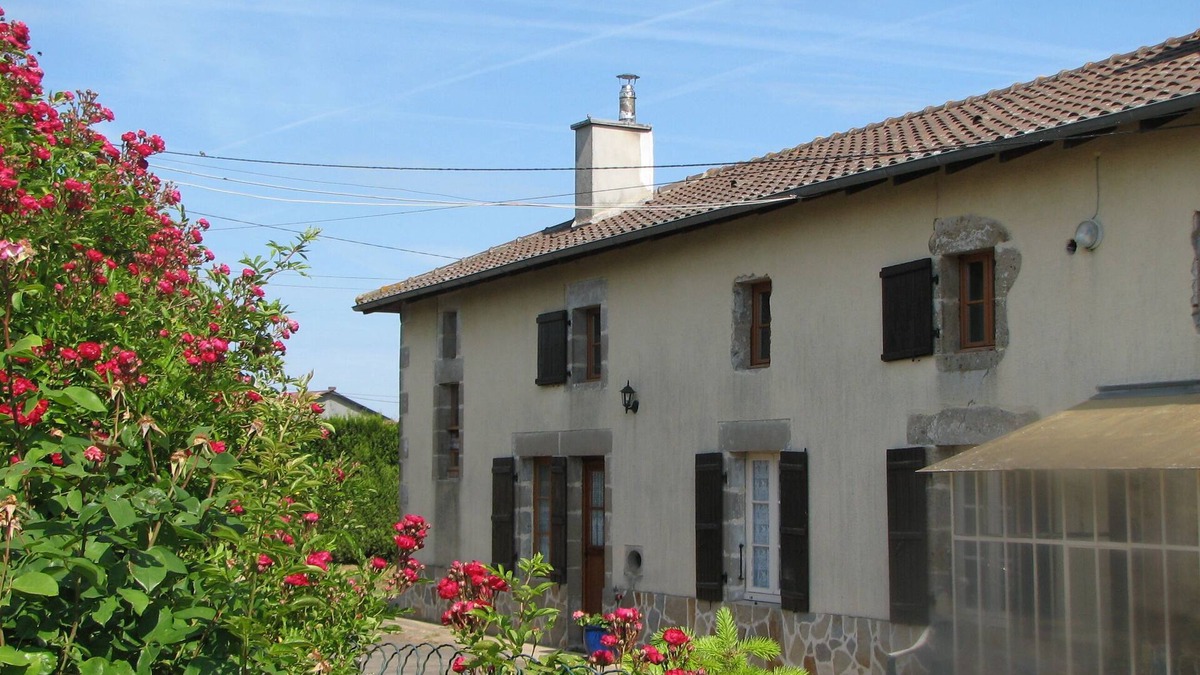 Pressignac House | 2 bedroom character gite en-suite great for walking, cycling and relaxing