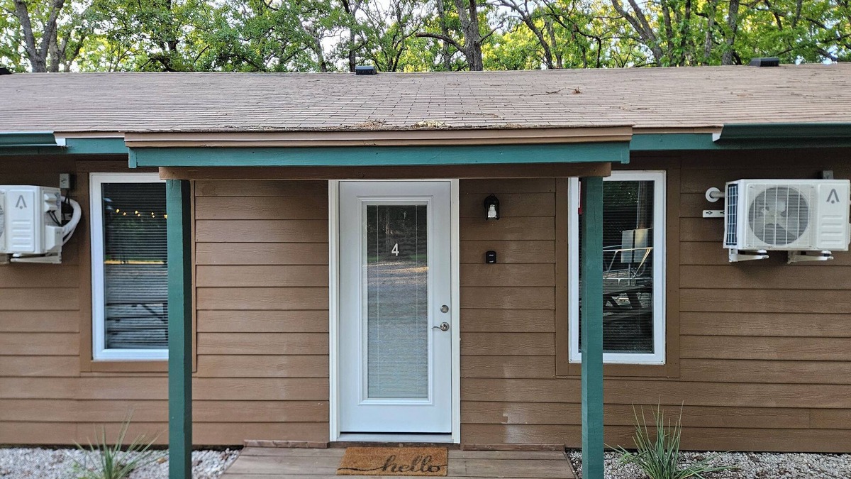 Lebanon Condo | 2-bedroom Condo #4 at Bennettscape Lodge with AC, WiFi by Bennett Spring Park MO