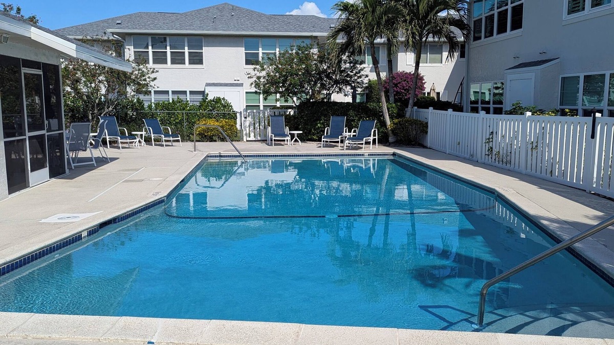 Park Shore Condo | 2-bedroom condo in beautiful Park Shore Neighborhood in Naples
