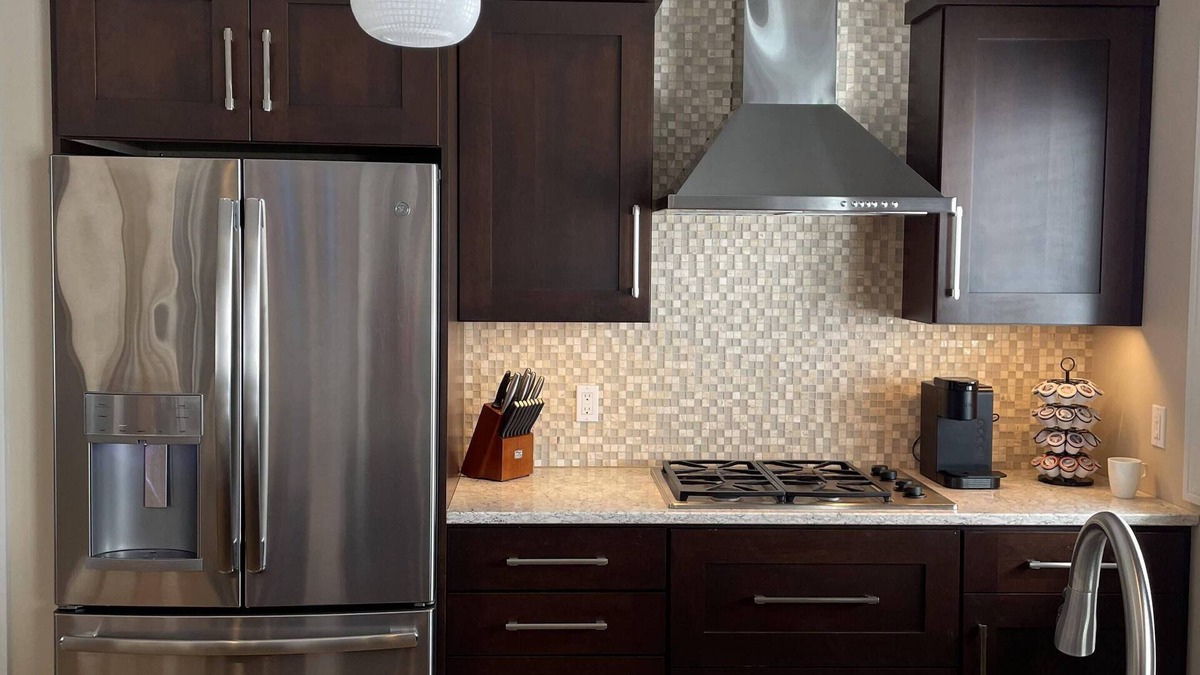 Mount Horeb Condo | 2 bedroom condo in delightful Mount Horeb with AC,WiFi, laundry. Near Epic!