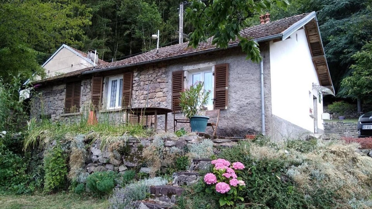 Saint-Bresson Cottage | 2-Bedroom Cottage with WiFi, Near Luxeuil-les-Bains