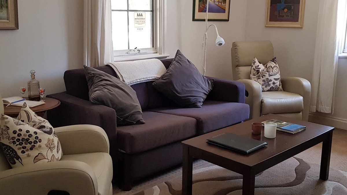 Upper Wakefield Bed & Breakfast | 2 Bedroom Cottage in the beautiful Clare Valley