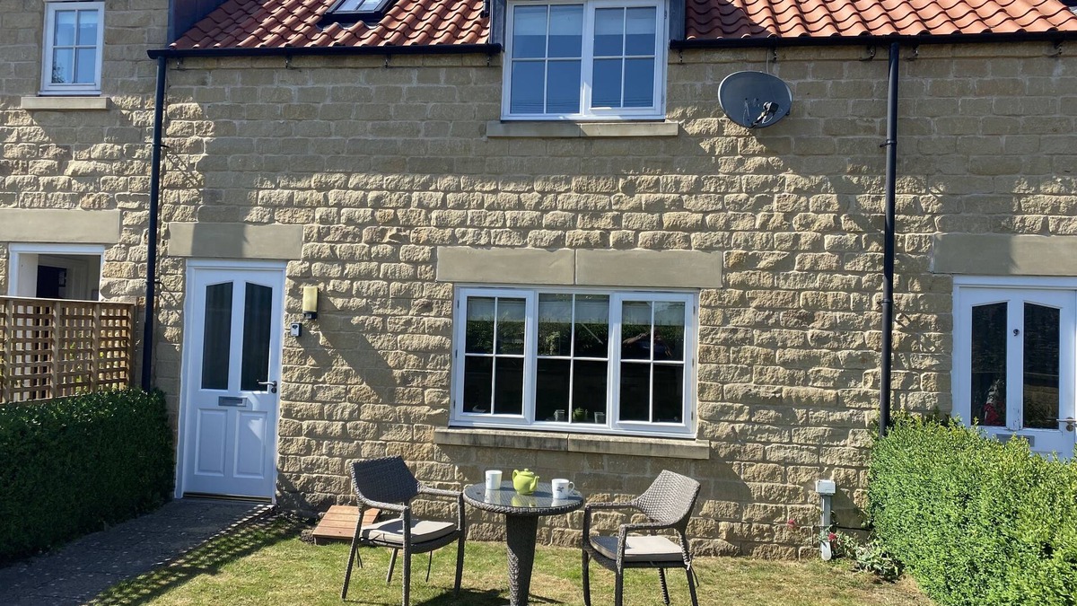 Helmsley Cottage | 2 Bedroom Cottage Situated in The centre of Helmsley With Off Street Parking