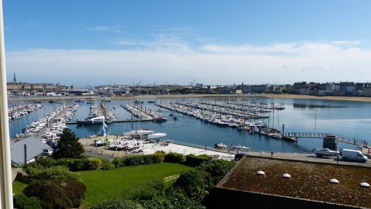 La Cite Apartment | 2-bedroom duplex port des Sablons with sea view and intra muros Saint Malo