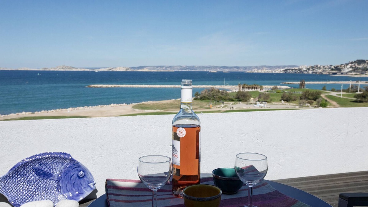 Bonneveine Apartment | 2-bedroom flat facing the sea