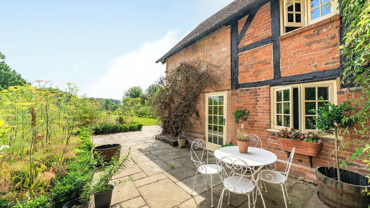 Uckinghall Cottage | 2 bedroom accommodation in Hatton near Warwick