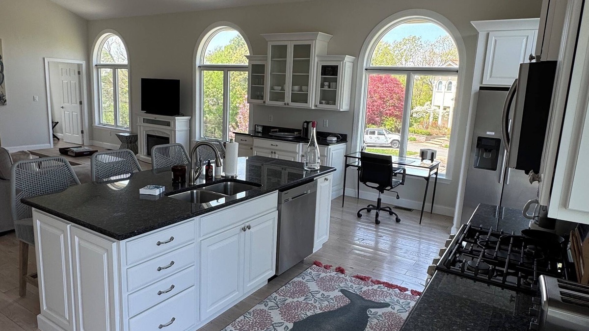 Minot Apartment | 2 Bedroom Guesthouse Near Picturesque Cohasset Harbor