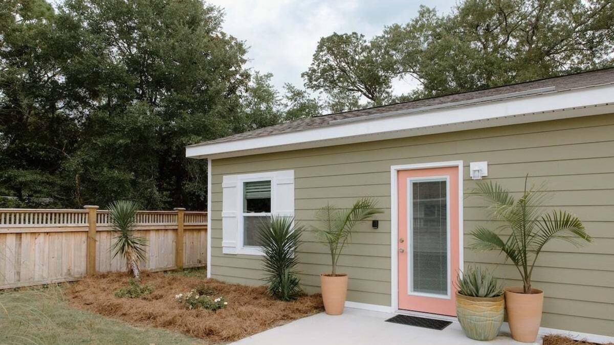 Green Meadow House | 2 bedroom guesthouse with private fenced in yard!