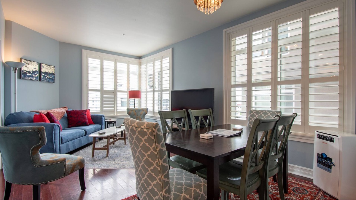 Belltown Condo | 2 Bedroom Home in Downtown Seattle! King Bed/Secured Parking & Indoor Pool!