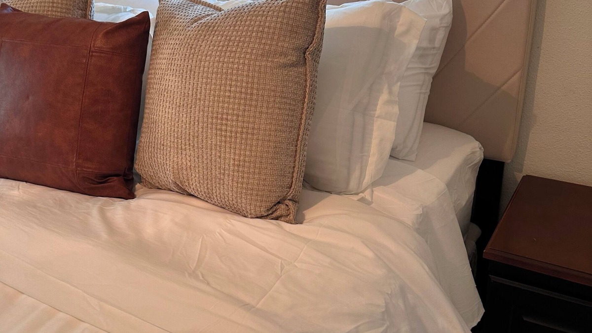 Foley House | 2-bedroom house in charming Foley with AC, WiFi. Relax and unwind