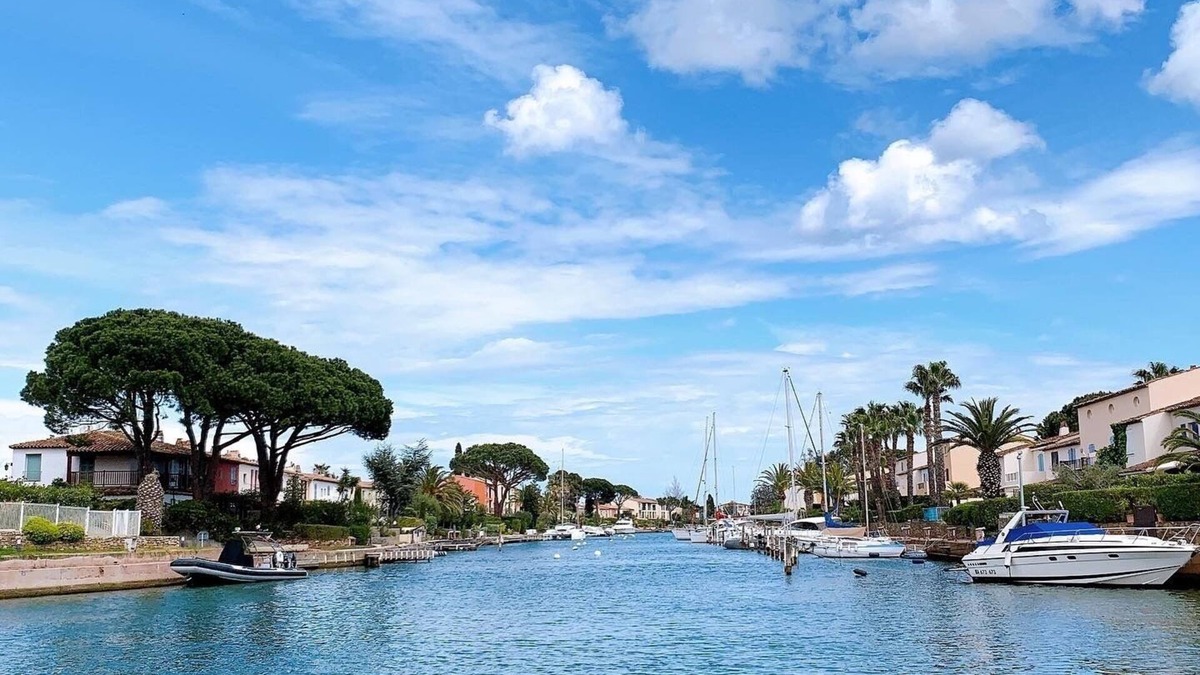 Port Cogolin House | 2 BEDROOM HOUSE IN PORT COGOLIN (with pontoon for boat)