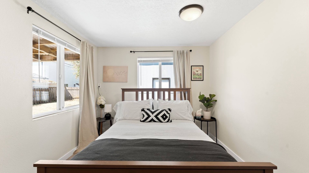 Hazelwood House | 2-bedroom house with AC in Portland, Off Street Parking!