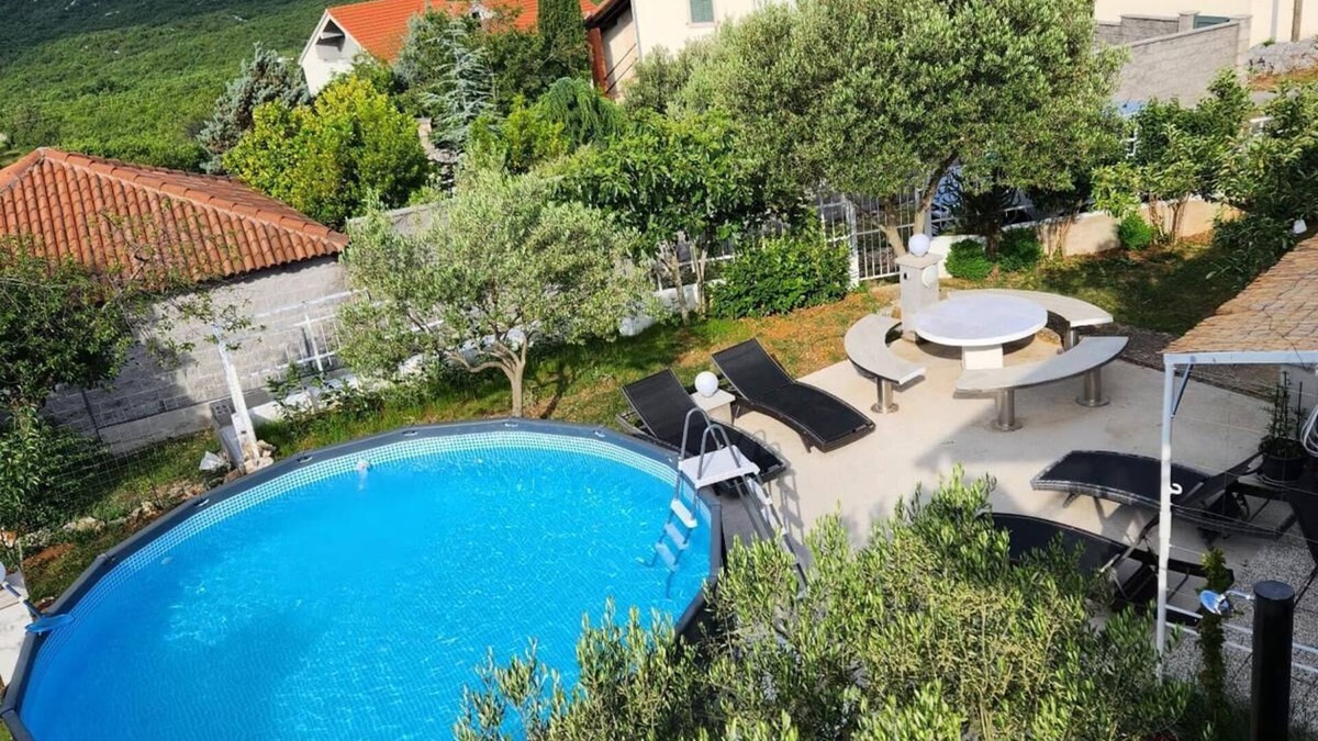 Kotlenice House | 2-Bedroom House with Pool in Peaceful Kotlenice near Split town Hideaway