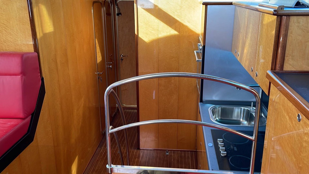 Lido di Ostia Boat Rental | 2 Bedroom Houseboat in Lido di Ostia