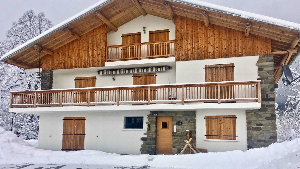 Les Carroz-d'Araches Apartment | 2 Bedroom Luxury Apartment, Les Carroz D'Araches, Wifi, Sauna, Parking & Garage