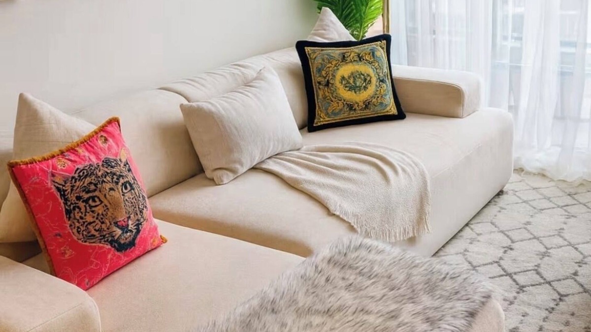 East Cambridge Apartment | 2-bedroom Luxury apartment in Cambridge with balcony Garage parking
