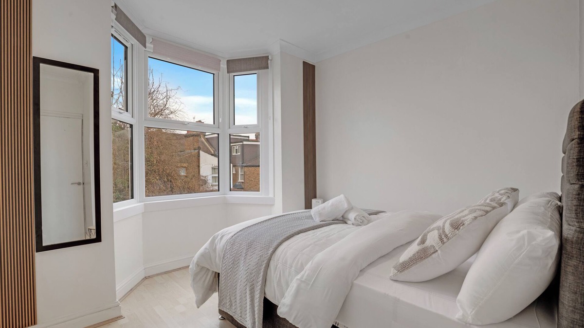 Tottenham Green House | 2 bedroom Luxury house London near Subway station