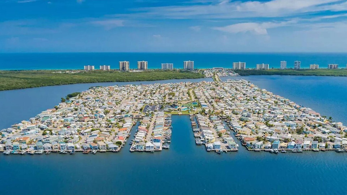 Nettles Island House | 2-bedroom mobile home just 6 minutes to Fort Pierce Beach