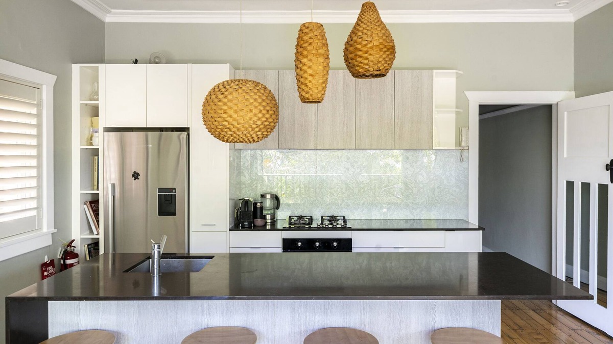 Tamarama Apartment | 2 Bedroom Modern & Bright Apt, Bondi Beach,2 mns From Beach