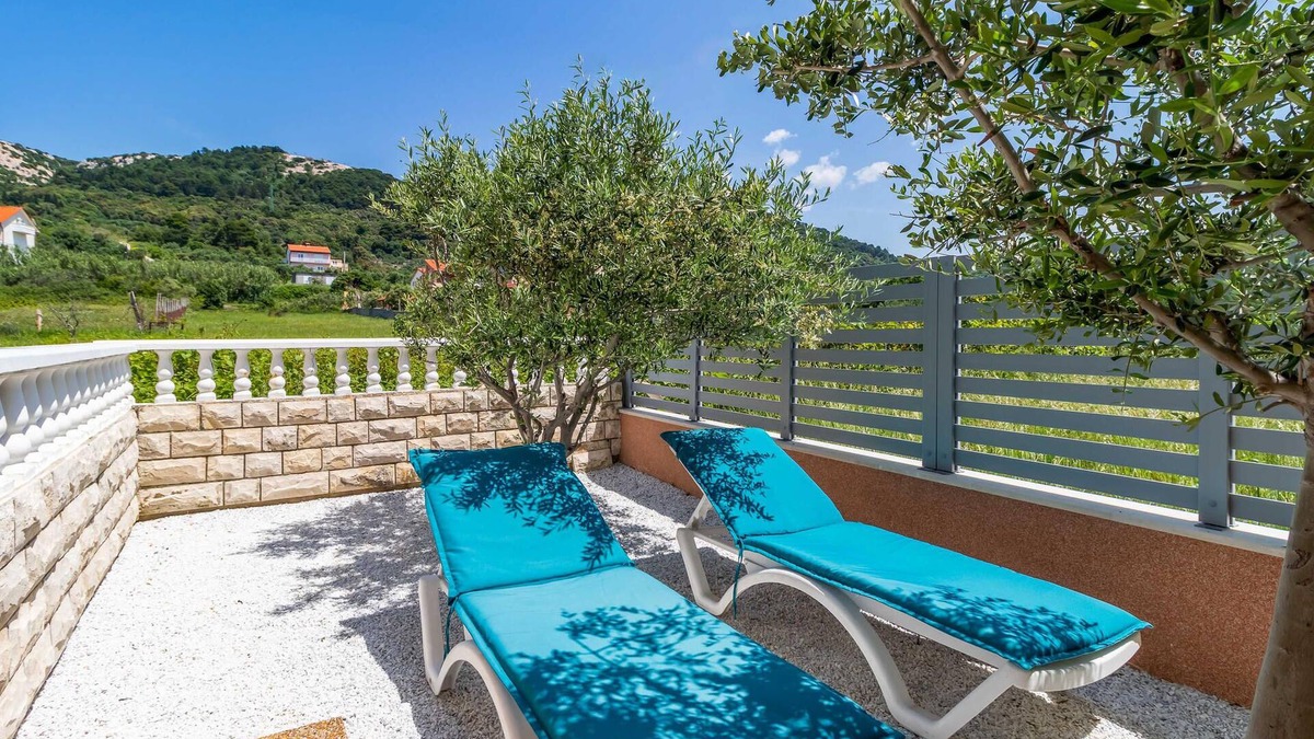 Rab Apartment | 2 bedroom nice apartment in Rab